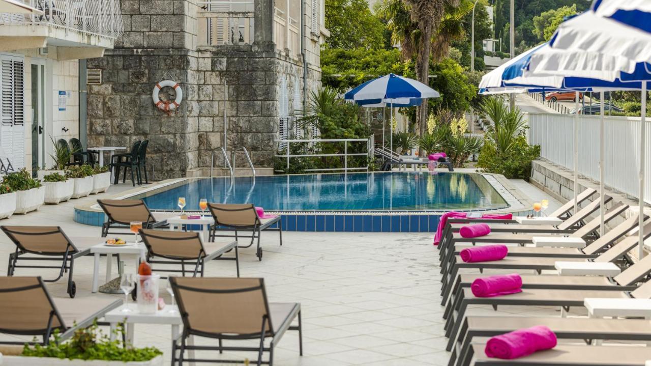 Komodor Hotel
