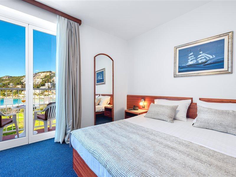 Komodor Hotel 3*